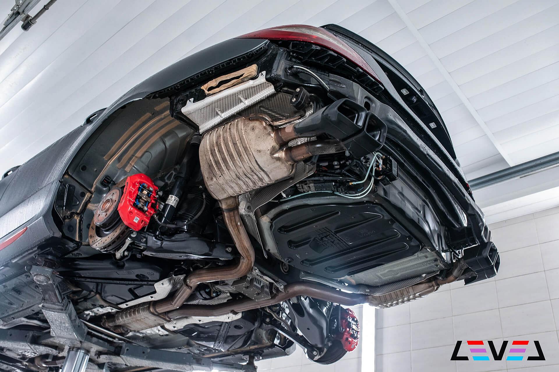 Техническая мойка днища Mercedes Benz CLS 63 AMG