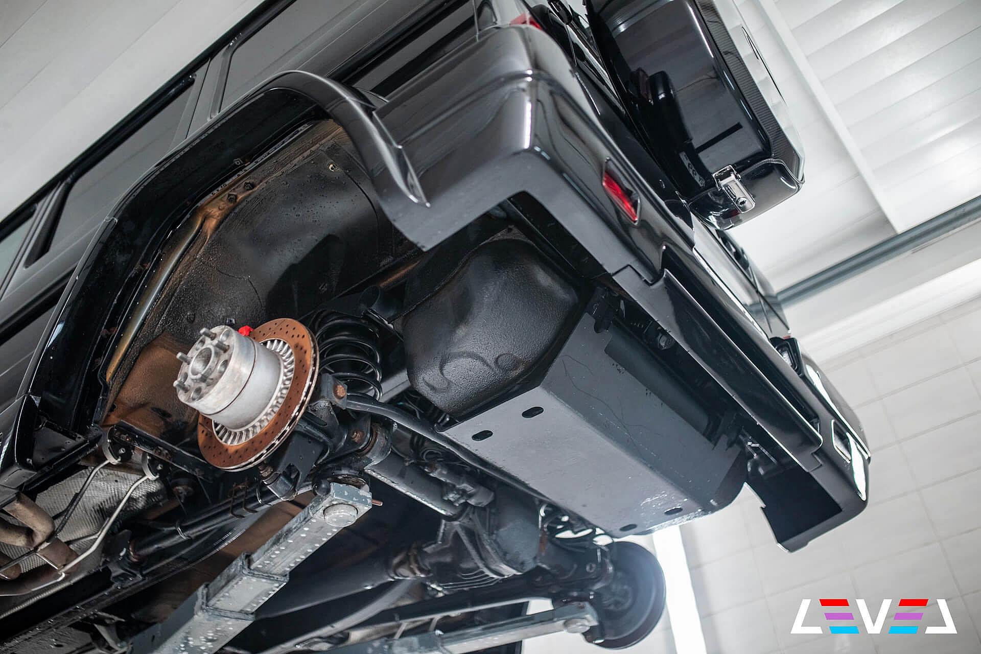 Техническая мойка днища Mercedes Benz G 63 AMG