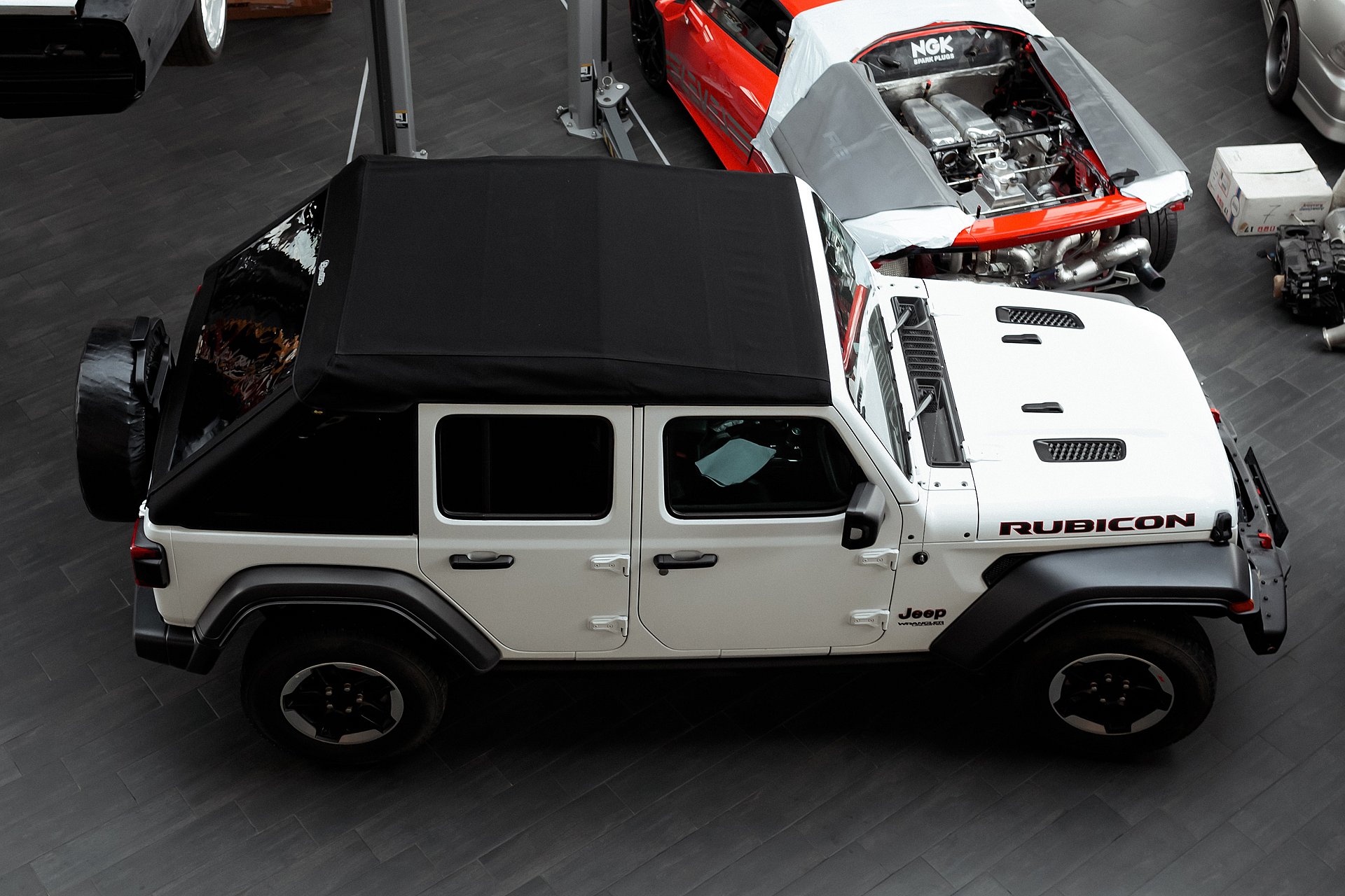 Установка мягкой крыши Bestop на Jeep Wrangler Rubicon