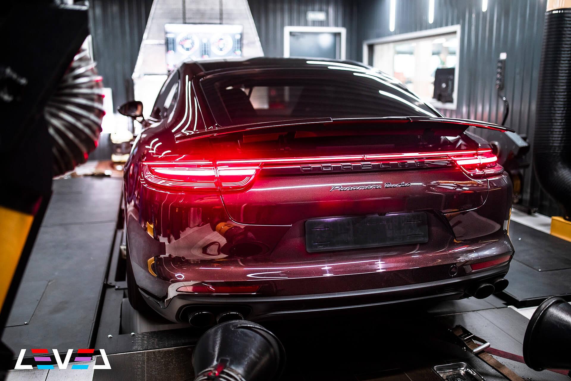Porsche Panamera Turbo на диностенде LEVEL Performance