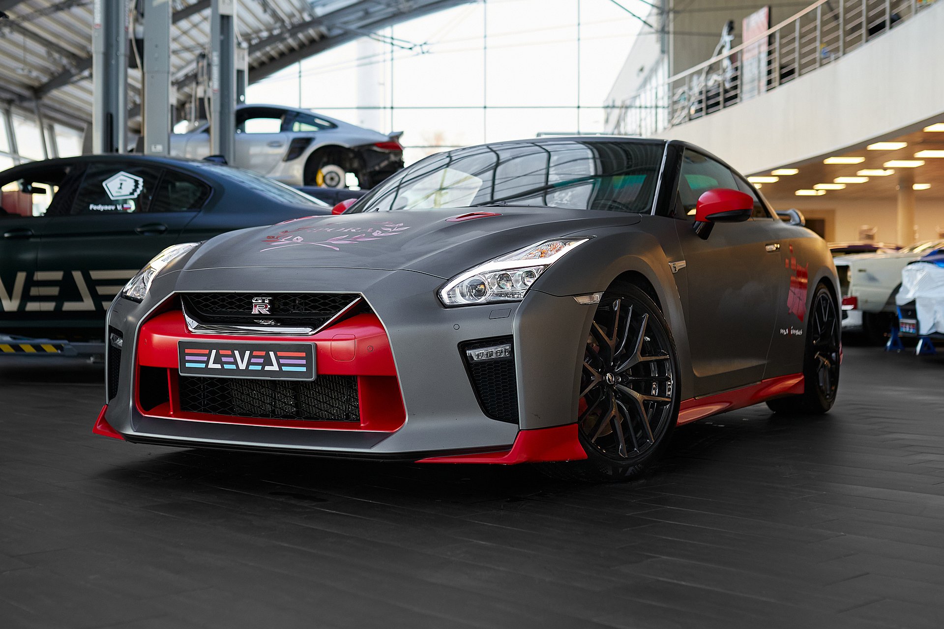 Nissan GT-R​​ - ​Установка оборудования безопасности