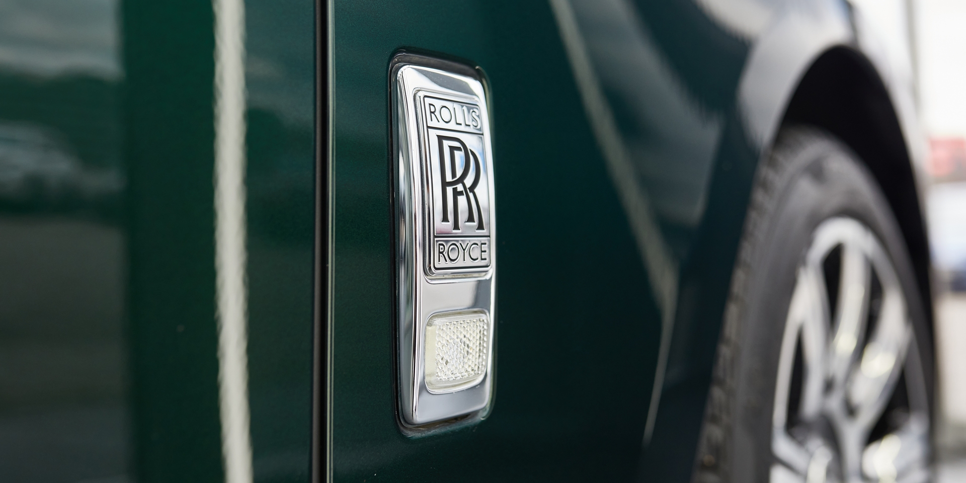 Rolls Royce Ghost - эстетика минимализма в каждой детали