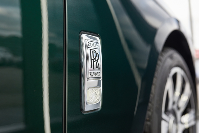 Rolls Royce Ghost - эстетика минимализма в каждой детали