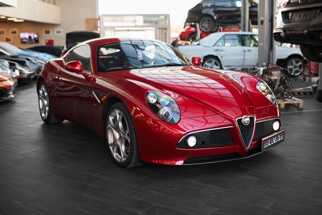 Alfa Romeo 8C Competizione - Сохраняем безупречным будущий янгтаймер