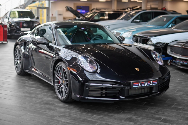 Porsche 911 (992) Turbo S — кастомная выхлопная система с логикой точного открытия заслонок