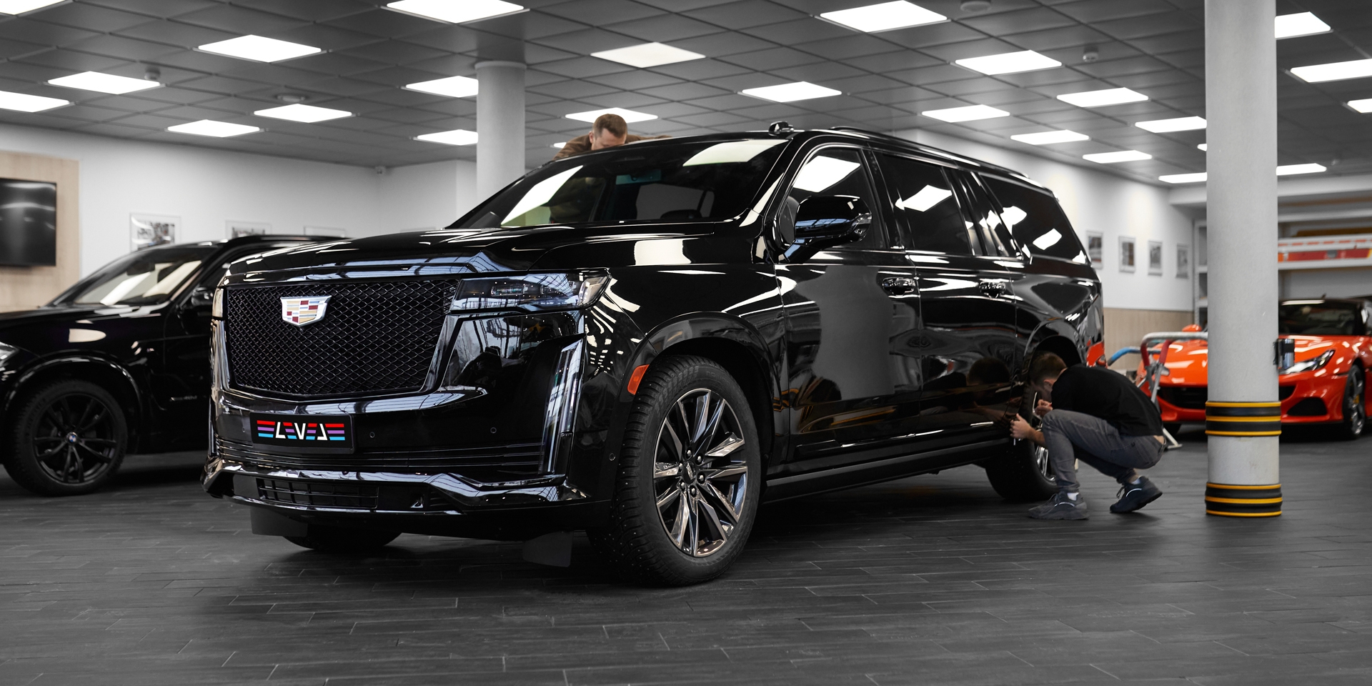 Cadillac Escalade — защита масштаба XXL