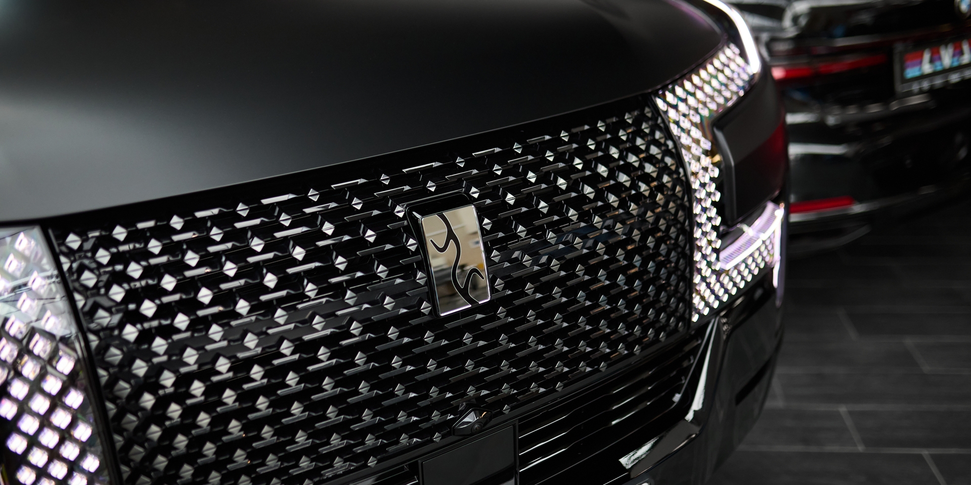 ​BYD Yangwang U8 — защита кузова матовым полиуретаном​​