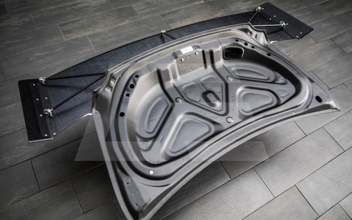 T1 Race Крышка багажника карбон со сполером Drag Spec Nissan GT-R R35 Изображение №1