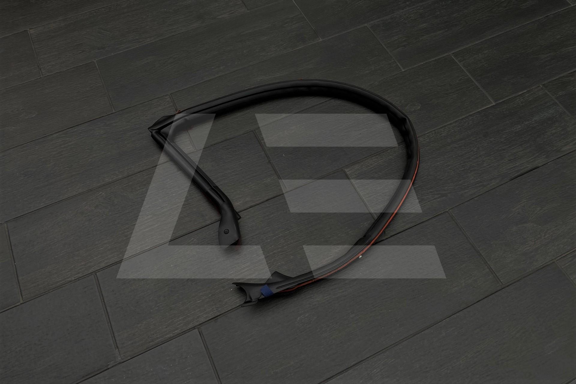 Nissan 76860JF00E Уплотнитель правой двери GTR Изображение №1