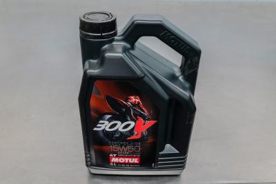 MOTUL Масло моторное 4T 300V Factory Line Road Racing 15W-50 4л Фото