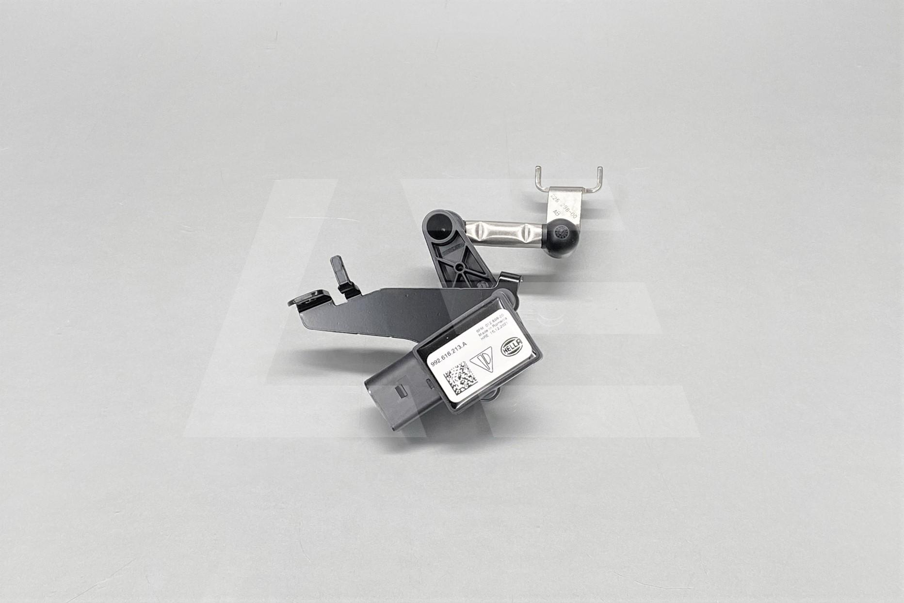 Porsche 992616213A Датчик просвета левый Изображение №1