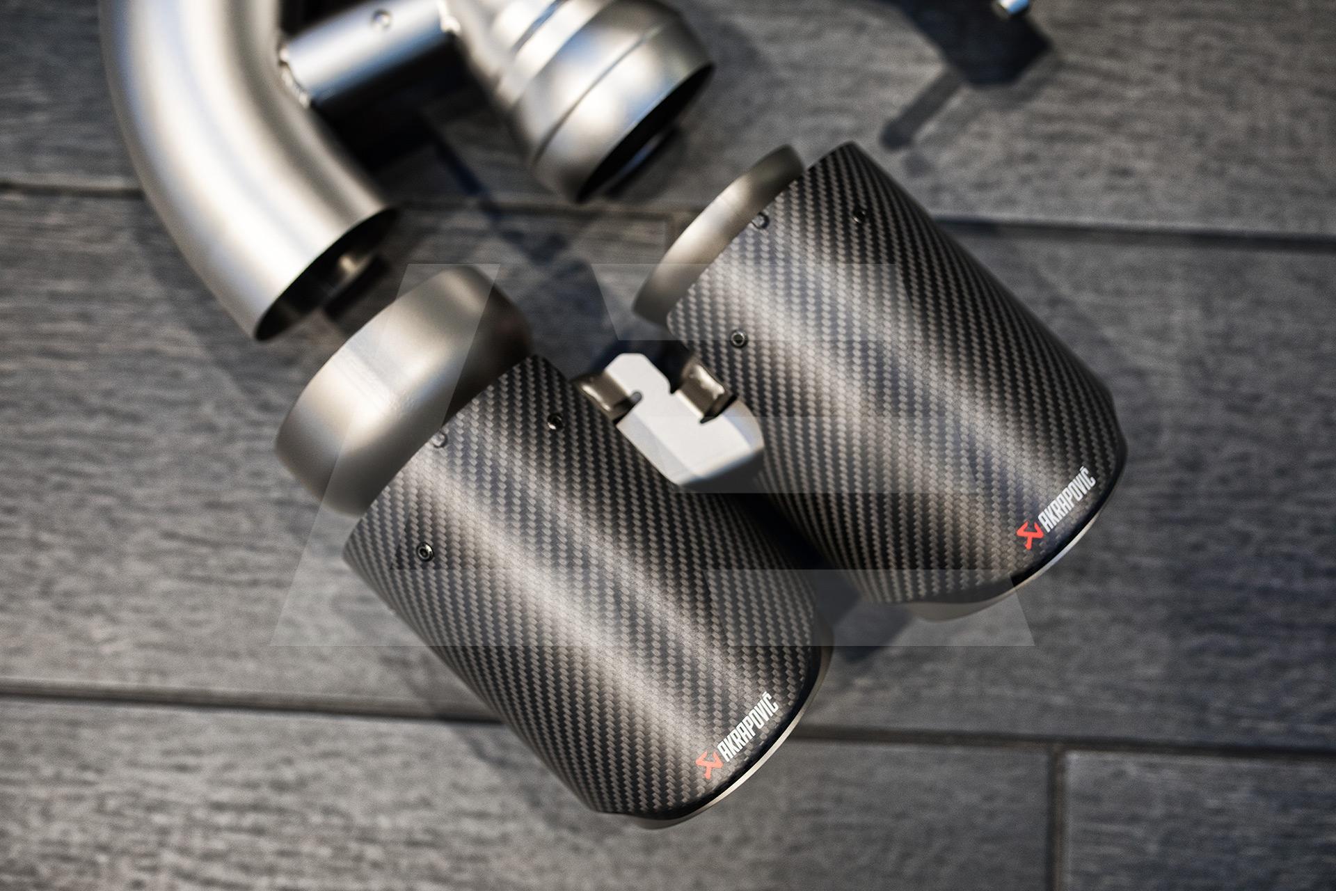 Akrapovic Выхлопная система Evolution Line BMW M8 (F91) / M8 (F92) (с насадками) Изображение №4