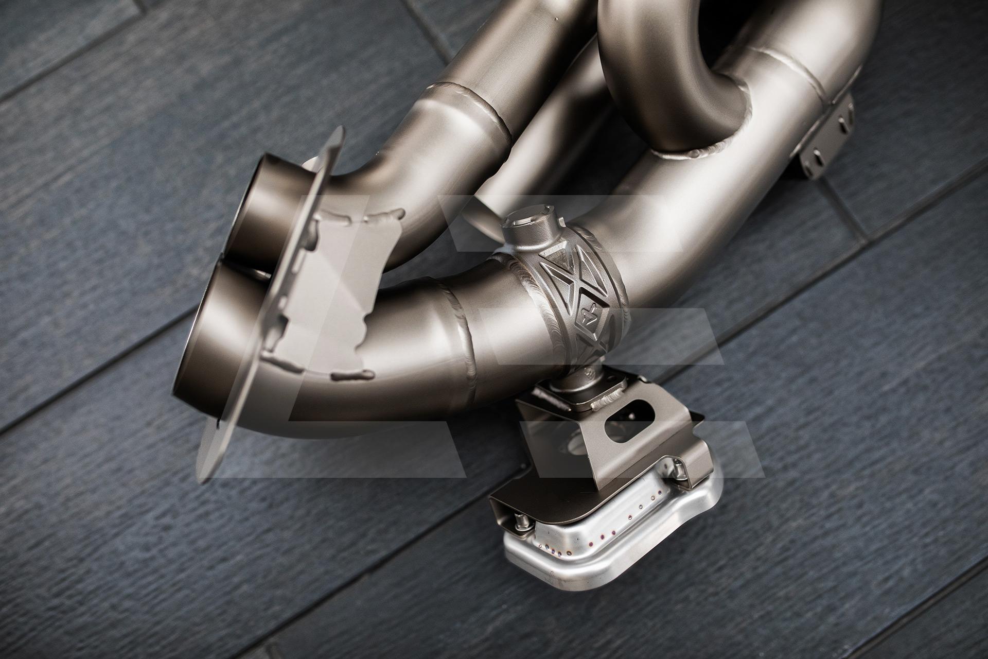 Akrapovic Выхлопная система Slip-On Race Line Porsche (992) 911 Carrera / S / 4 / 4S (с насадками) Изображение №3