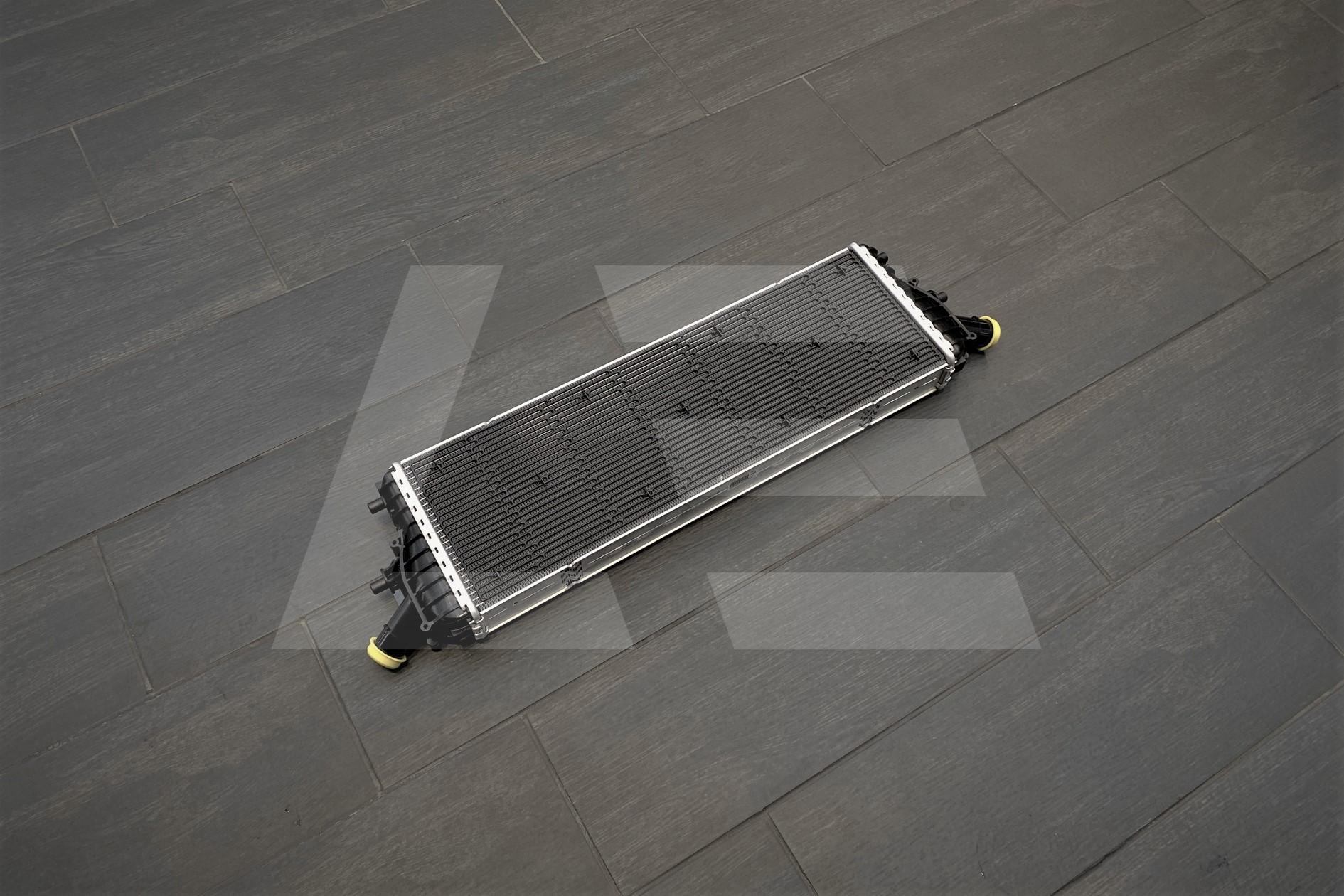 VAG 4S0121254B Радиатор системы охлаждения передний средний Изображение №1