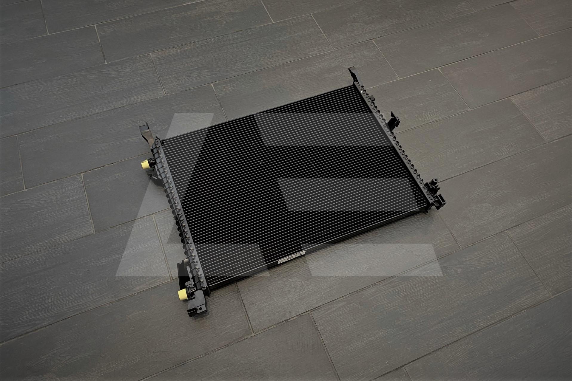 BMW 17115A3F240 Радиатор ДВС дополнительный Изображение №1