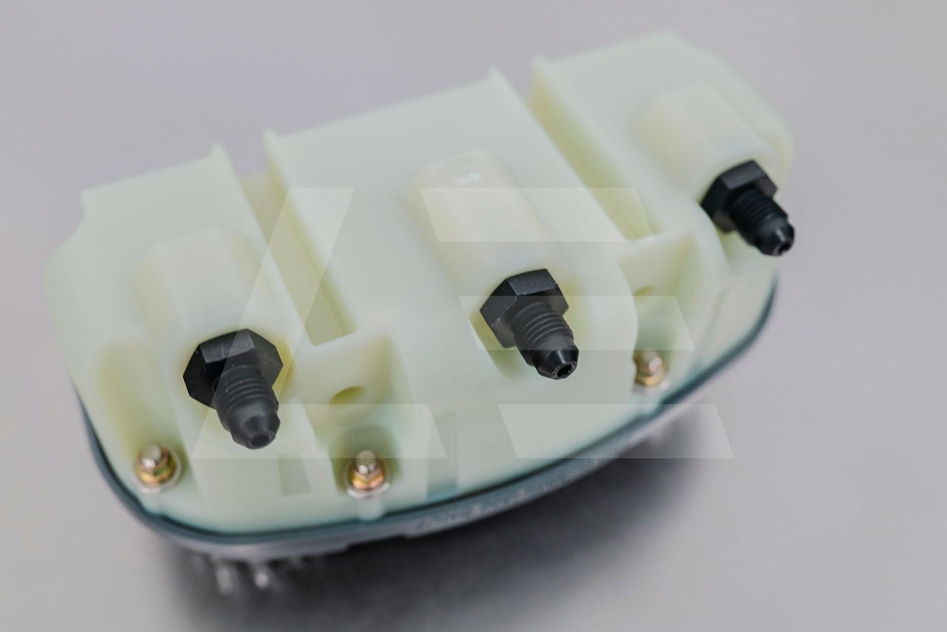 Tilton Бачок тормозной жидкости 3 секции Изображение №2