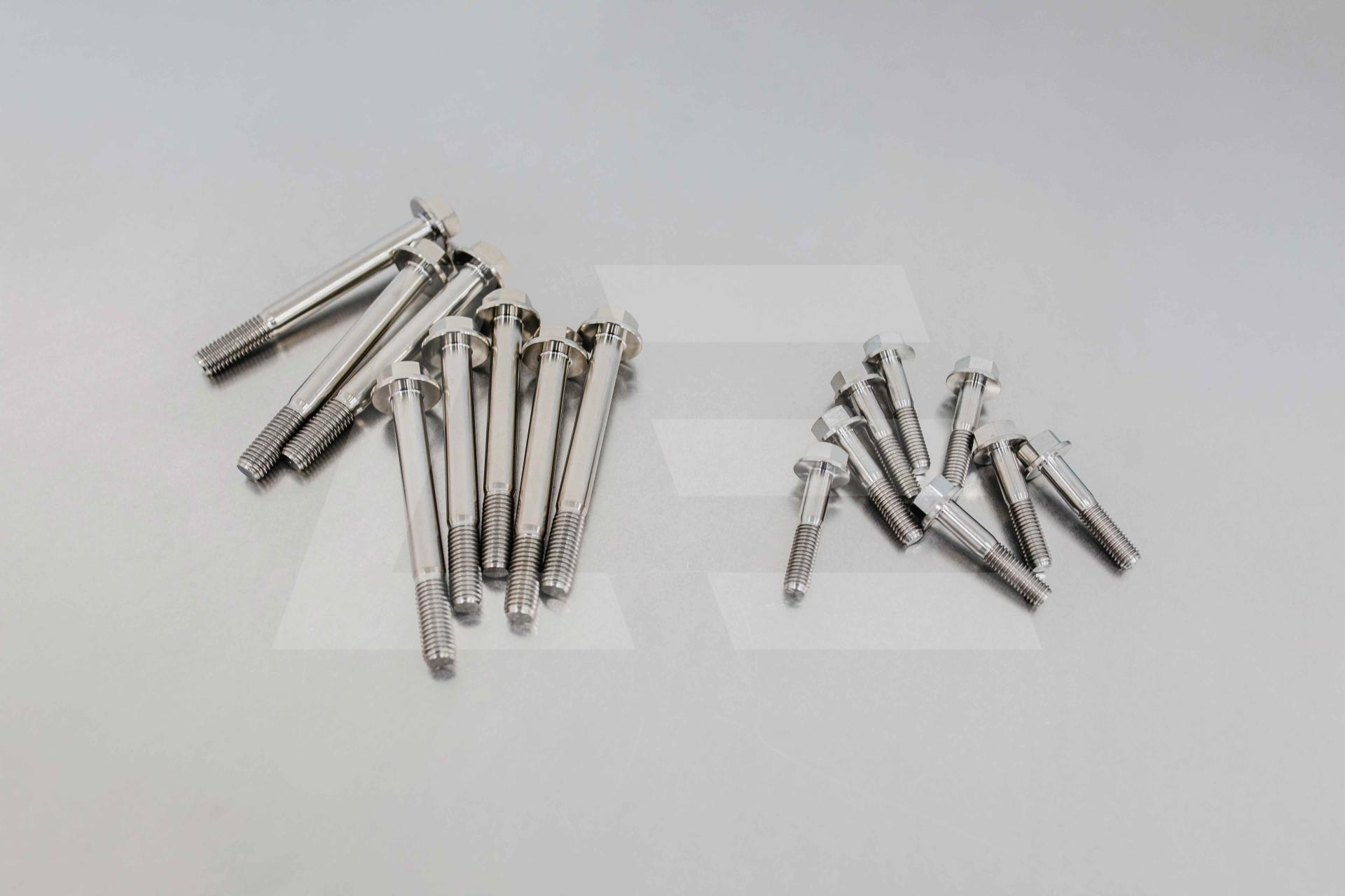 TITANIUM WORKS Болты средние/нижние передней крышки двигателя Nissan GT-R R35 VR38DETT Изображение №1