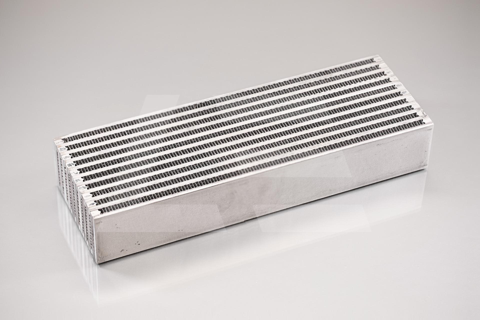 Vibrant Performance Ядро (core) масляного интеркулера, 100мм*305мм*50мм Изображение №1