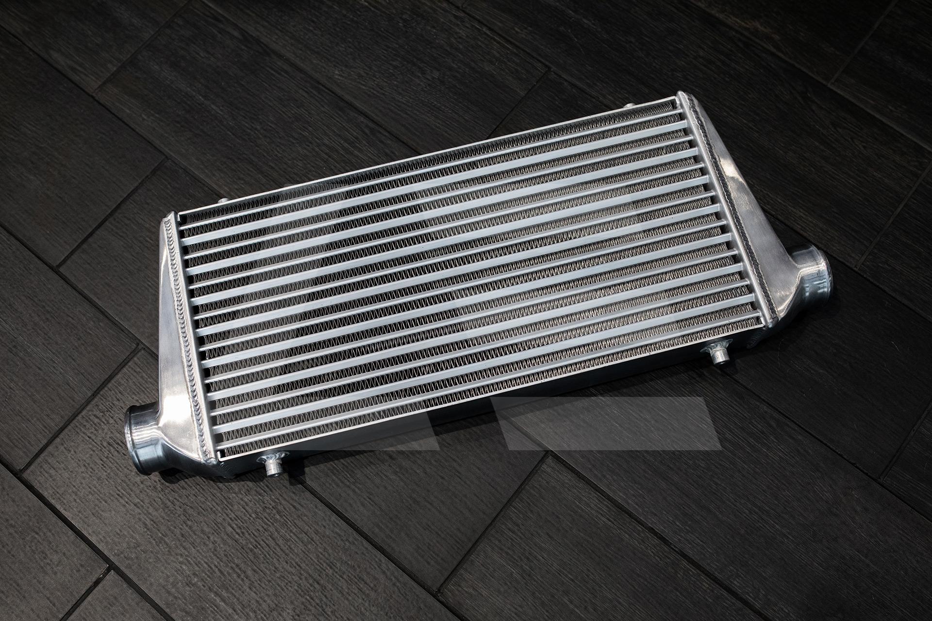 LEVEL Parts Интеркулер универсальный, 600мм*300мм*76мм (Вход / Выход 76мм) Изображение №1