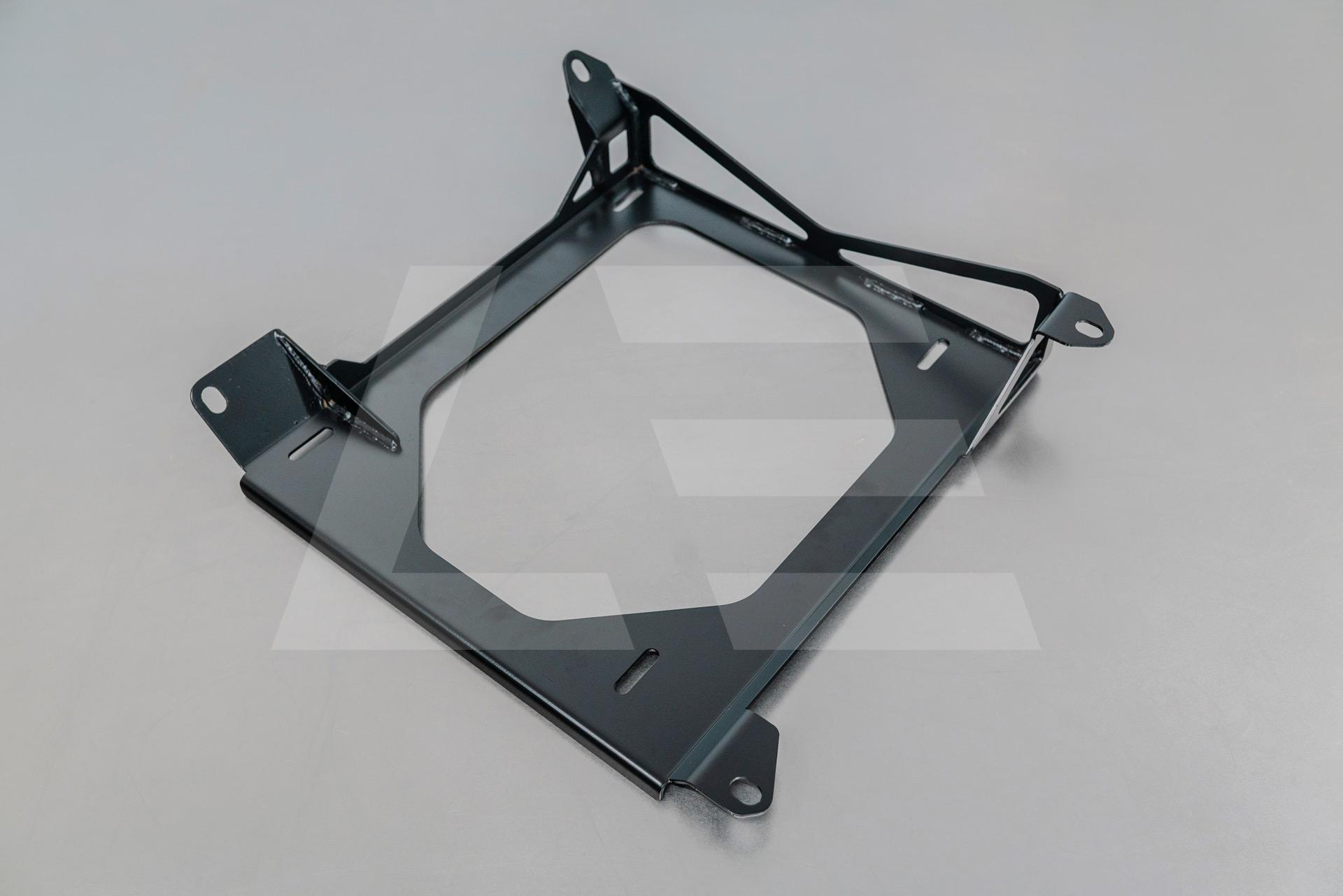 LEVEL Engineering Крепление спортивного сиденья водителя GT-R R35 Изображение №2