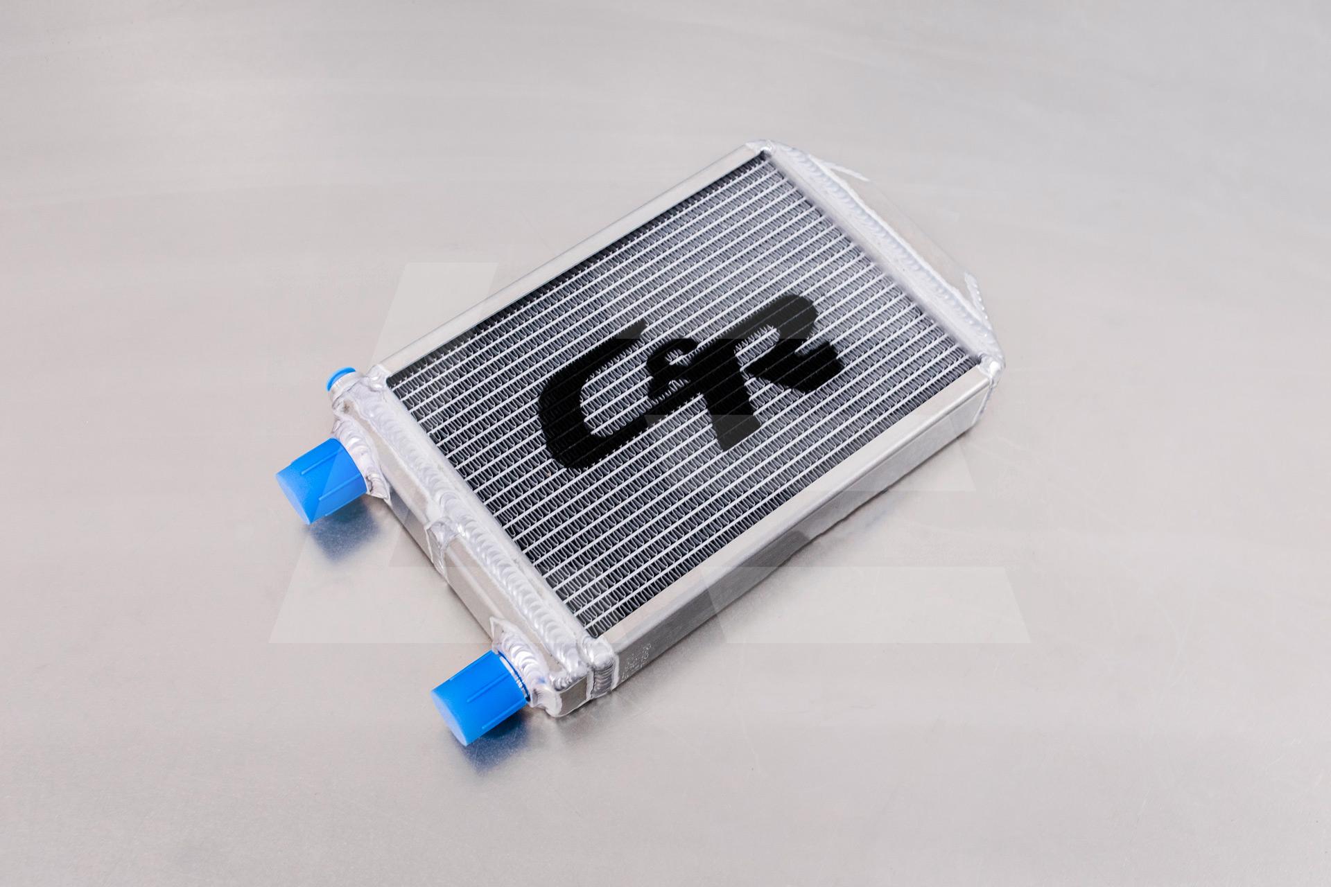 C&R Теплообменик жидкостного интеркулера, правый передний Изображение №1