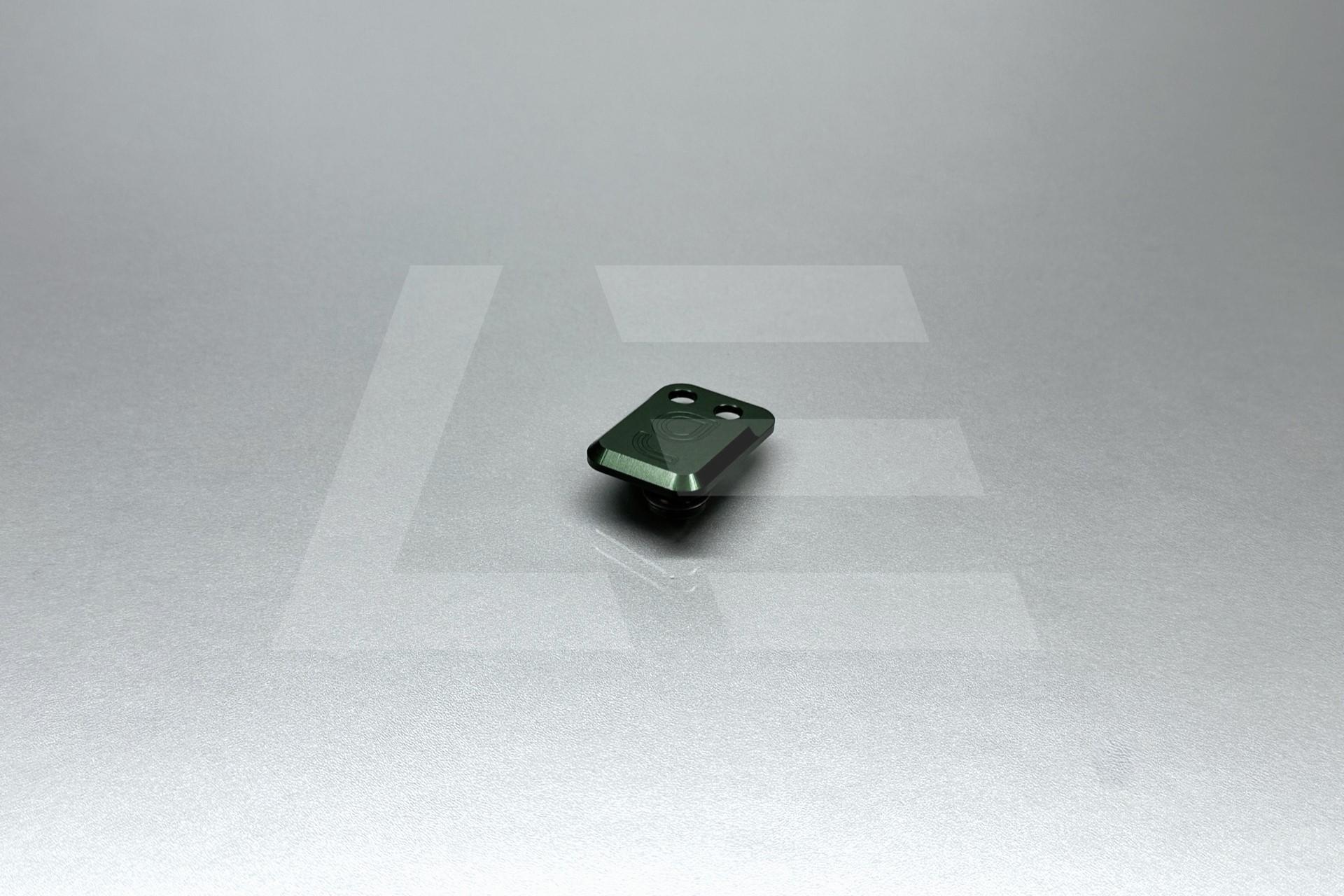 Radium Engineering Заглушка топливного порта Mitsubishi EVO X Изображение №1