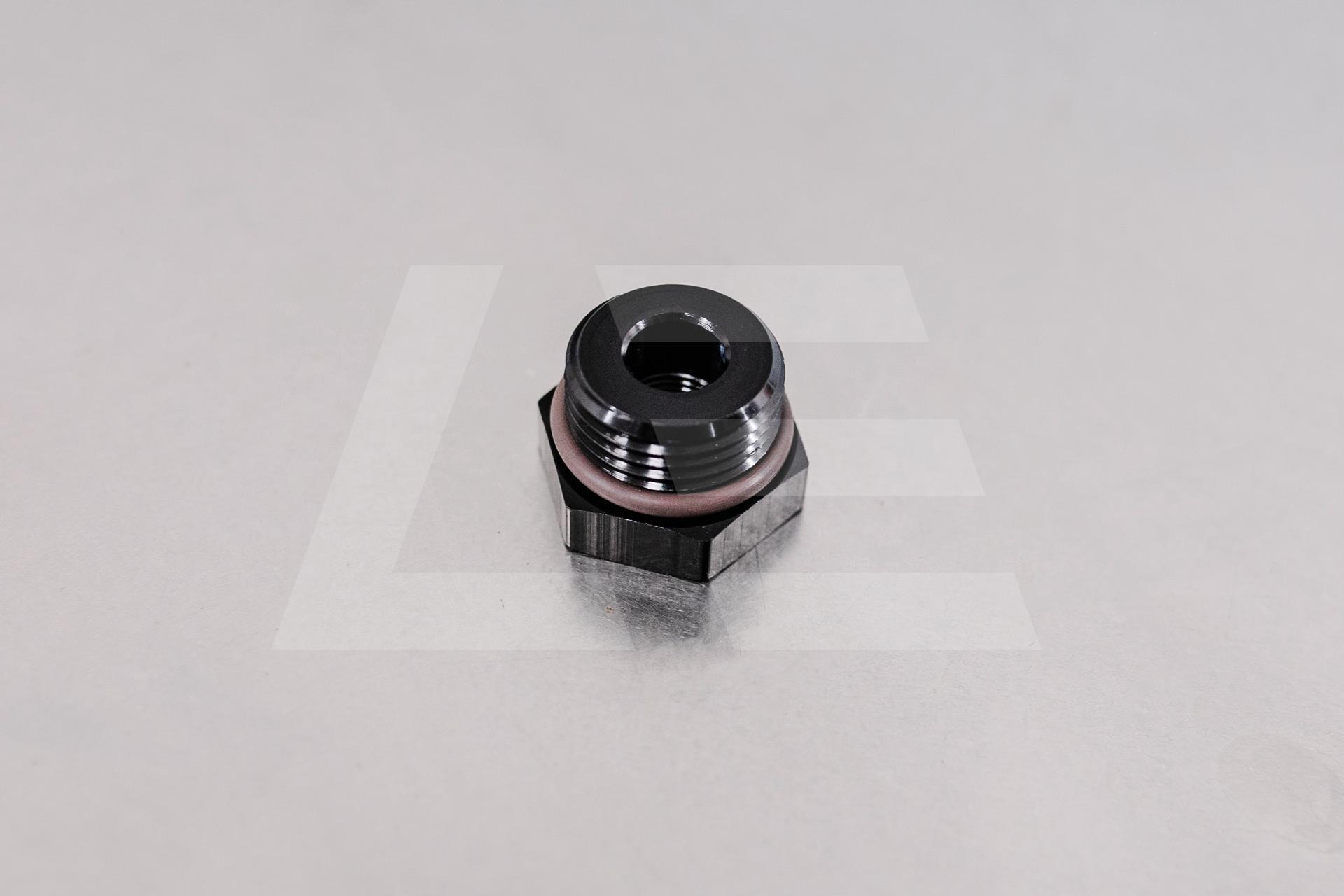 Radium Engineering Фитинг-адаптер под датчик давления AN8 to 1/8npt Изображение №1