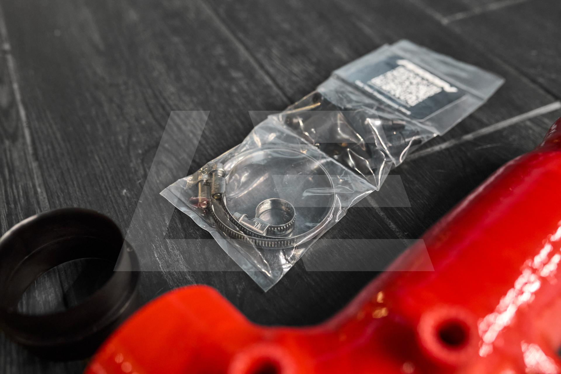 Perrin Performance Впускной патрубок, инлет красный Subaru 02-07 WRX / 04-21 STI Изображение №2