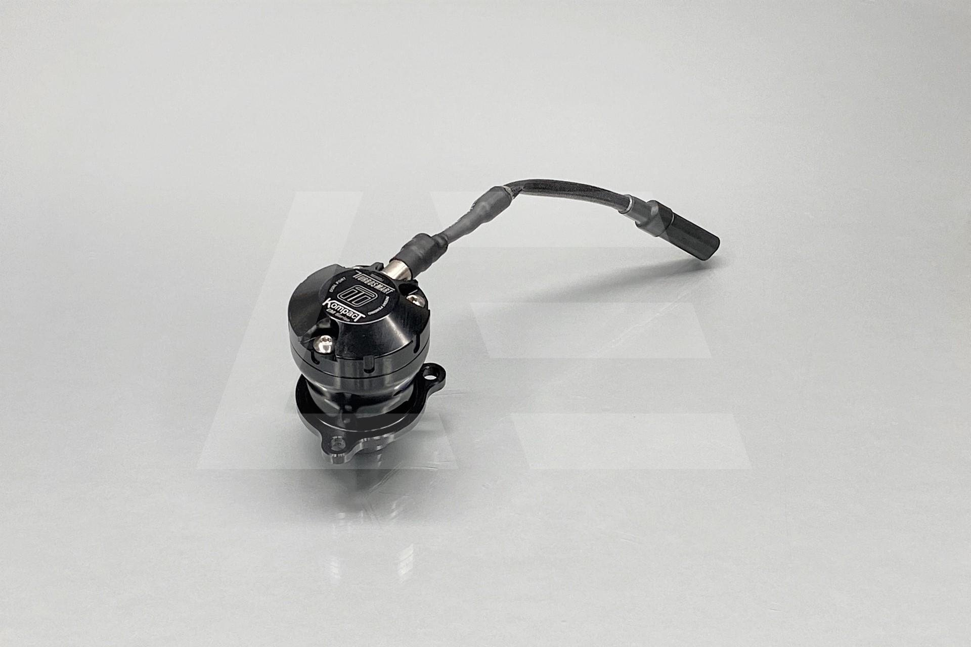 Turbosmart Перепускной клапан (blow-off) EM Dual Port -  Ford Fiesta ST Ecoboost 1.6L 2013+/  Ford M Изображение №1