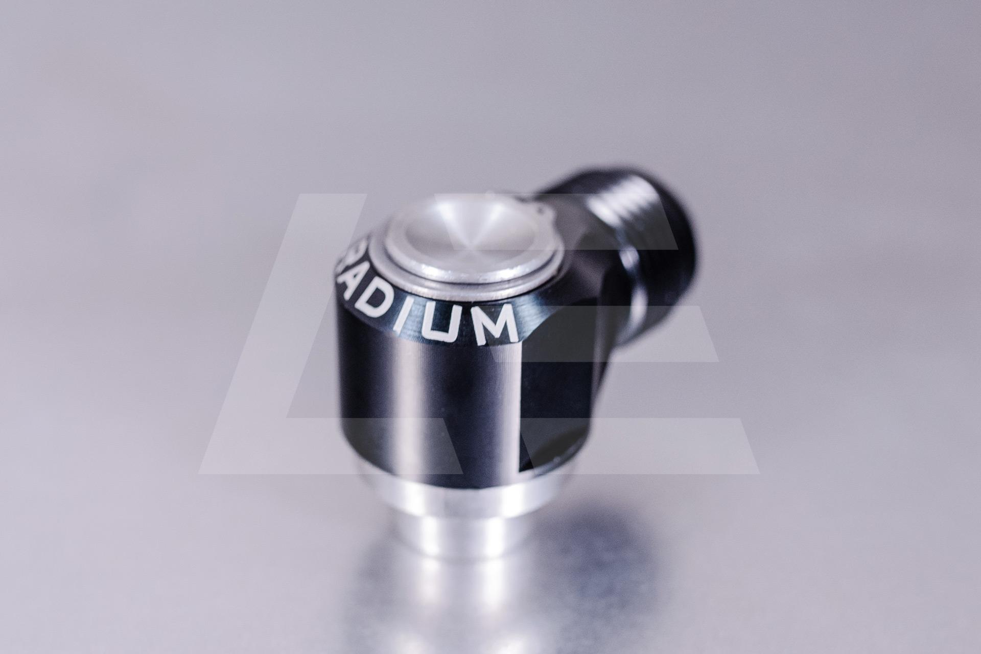 Radium Engineering Фитинг AN10 вентиляции картера в клаппаную крышку со стороны впуска 1JZ/2JZ Изображение №1