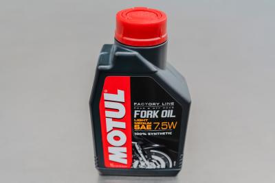 MOTUL Масло для вилок и амортизаторов "Fork Oil light/medium Factory Line 7.5W", 1л Фото