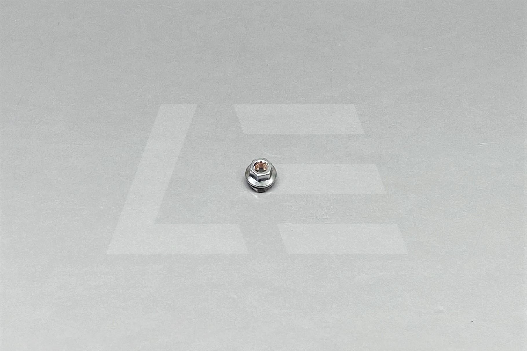 Nissan 925940M300 Гайка М4 с фланцем Изображение №1