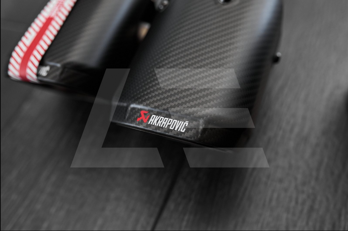 Akrapovic Насадки выхлопной системы (Carbon-hexa) BMW M5 (G90) Изображение №3
